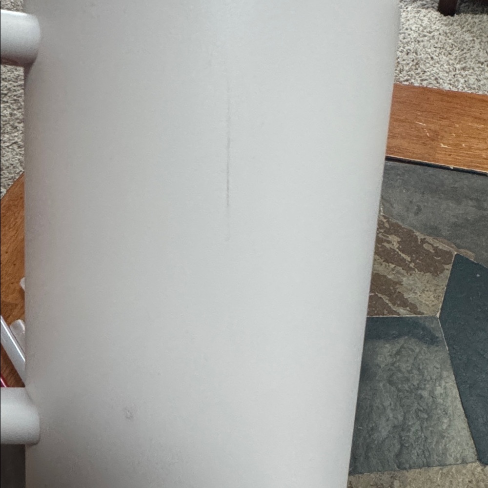 64 oz Stanley tumbler - Picture 3 of 5